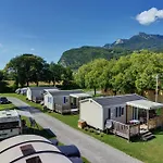 De La Piscine Camping Aigle