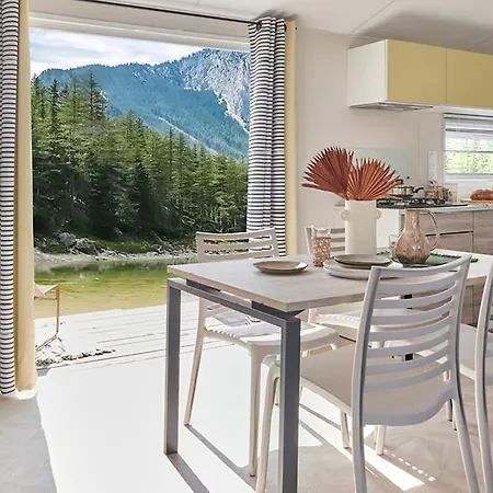 Camping De La Piscine Aigle