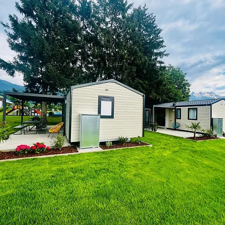 Kemping De La Piscine *